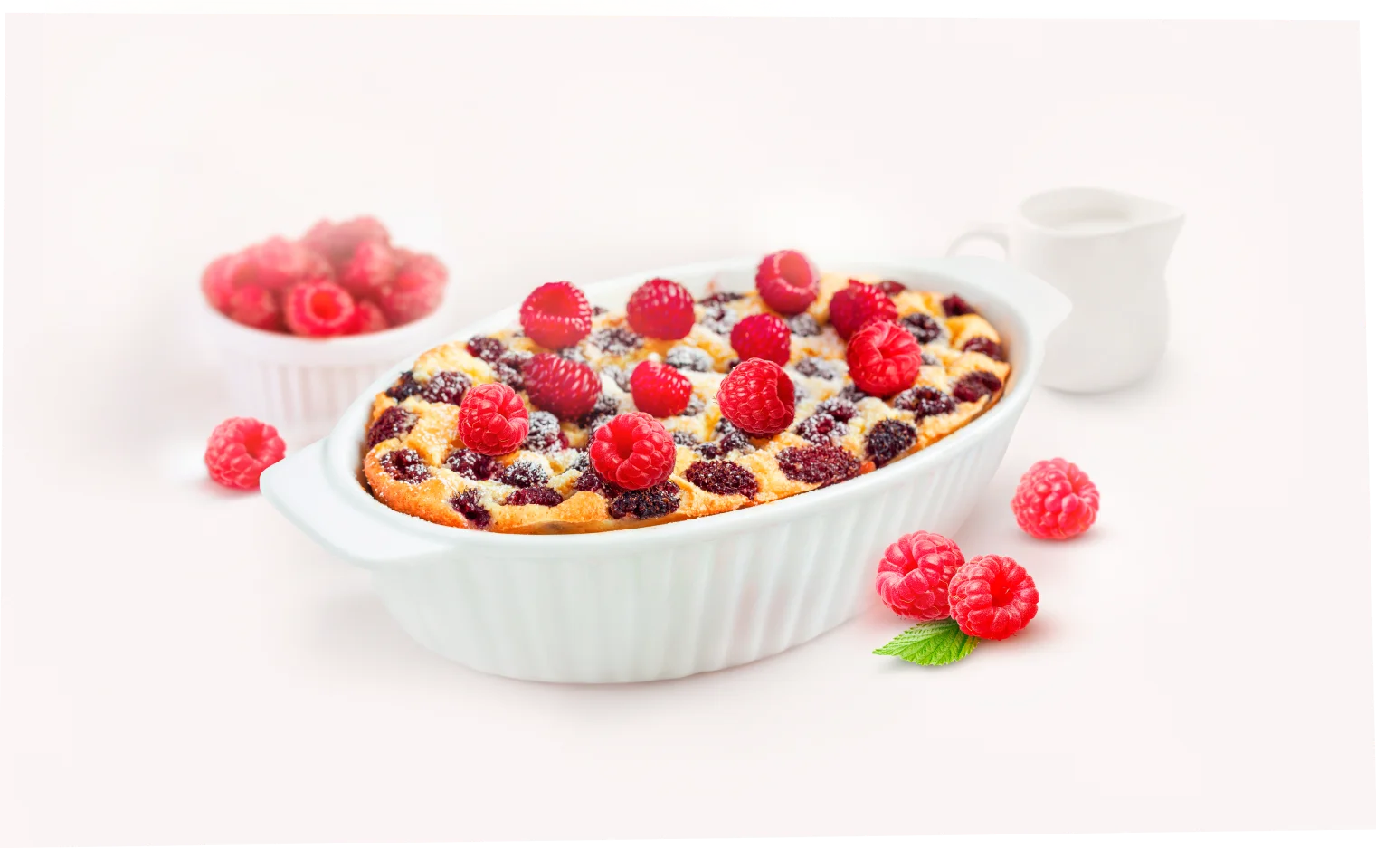 Запеканка на&nbsp;греческом йогурте с&nbsp;малиной
